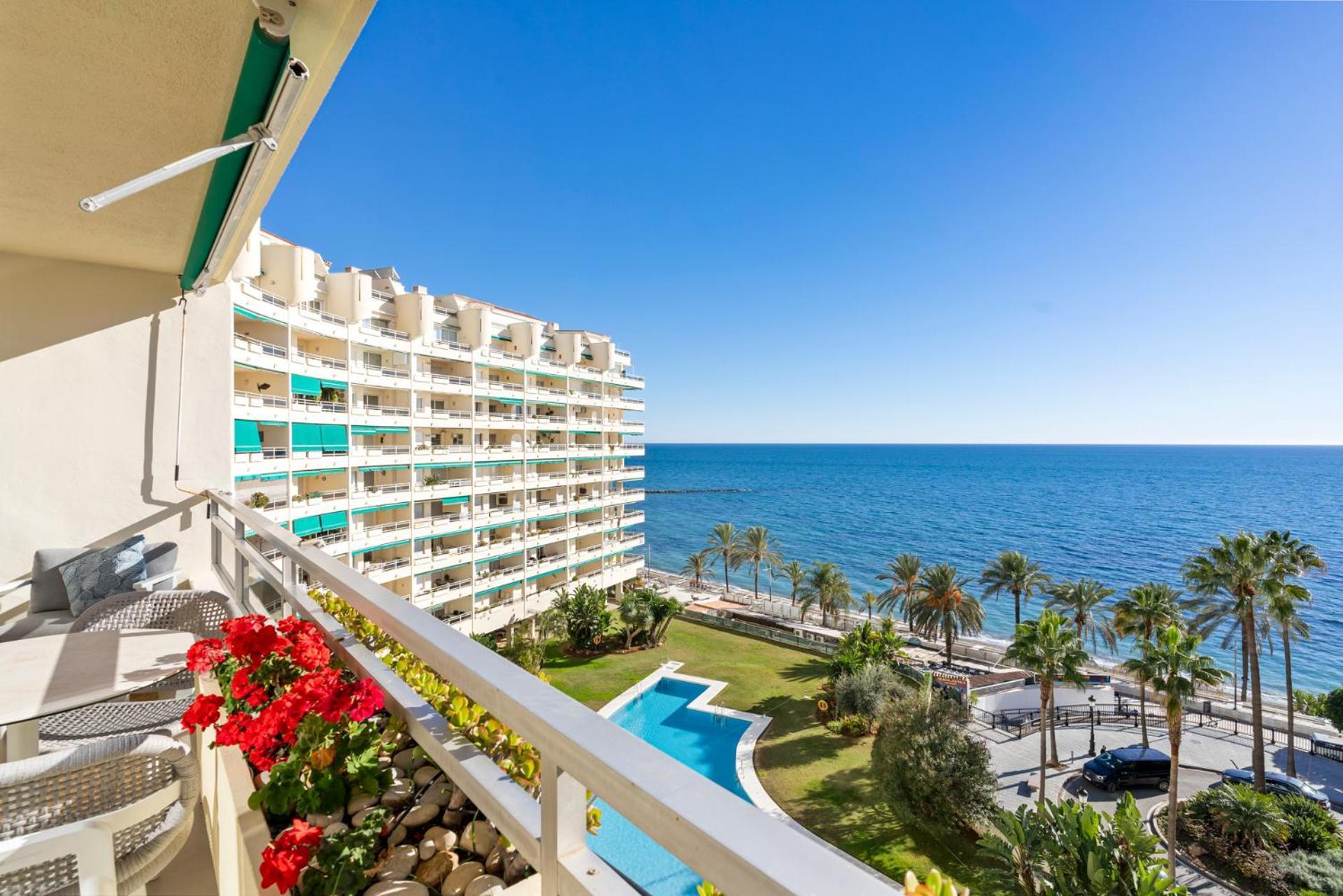 Beach Front Apartment With Pool Marbella Bagian luar foto