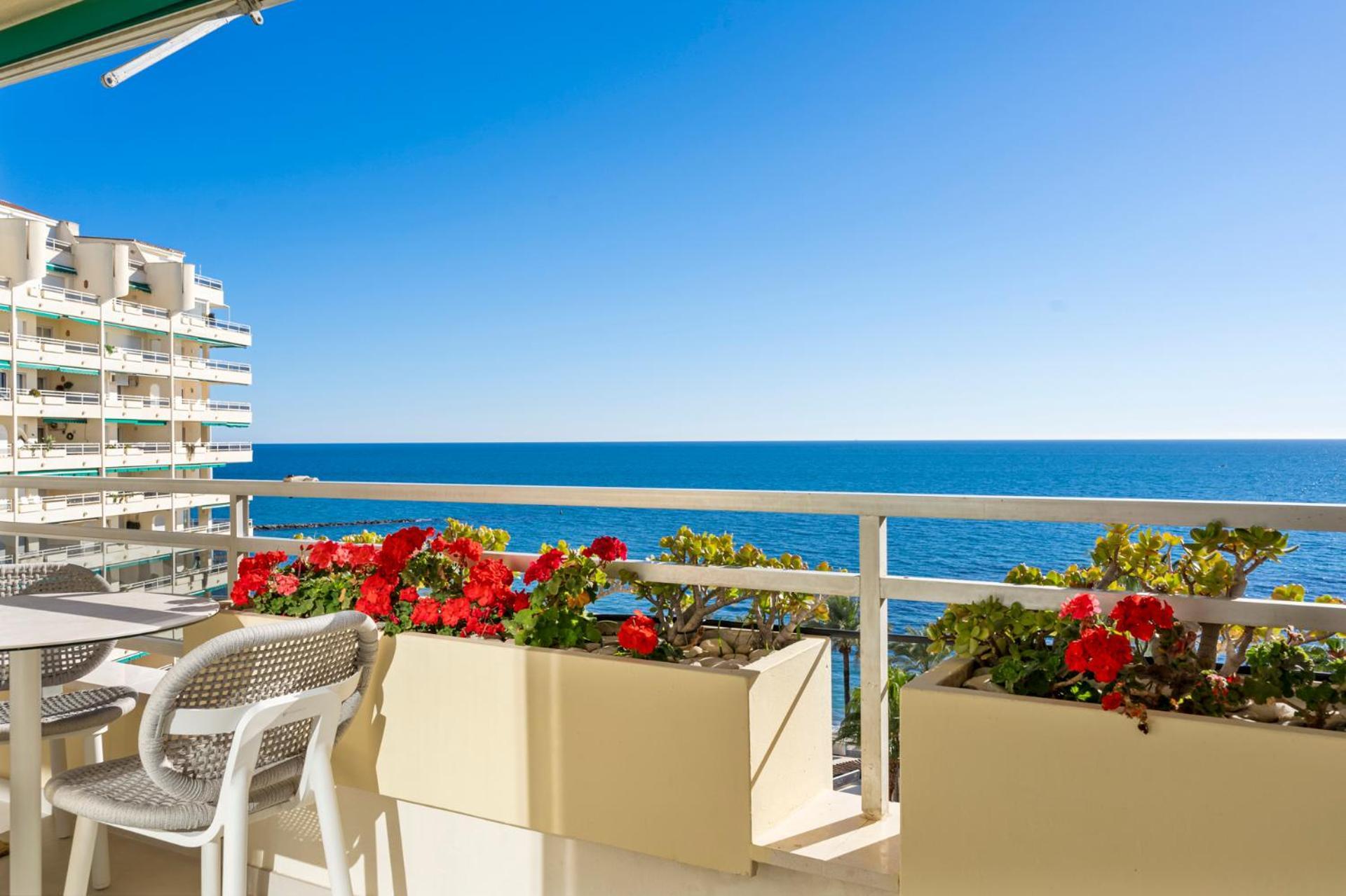 Beach Front Apartment With Pool Marbella Bagian luar foto