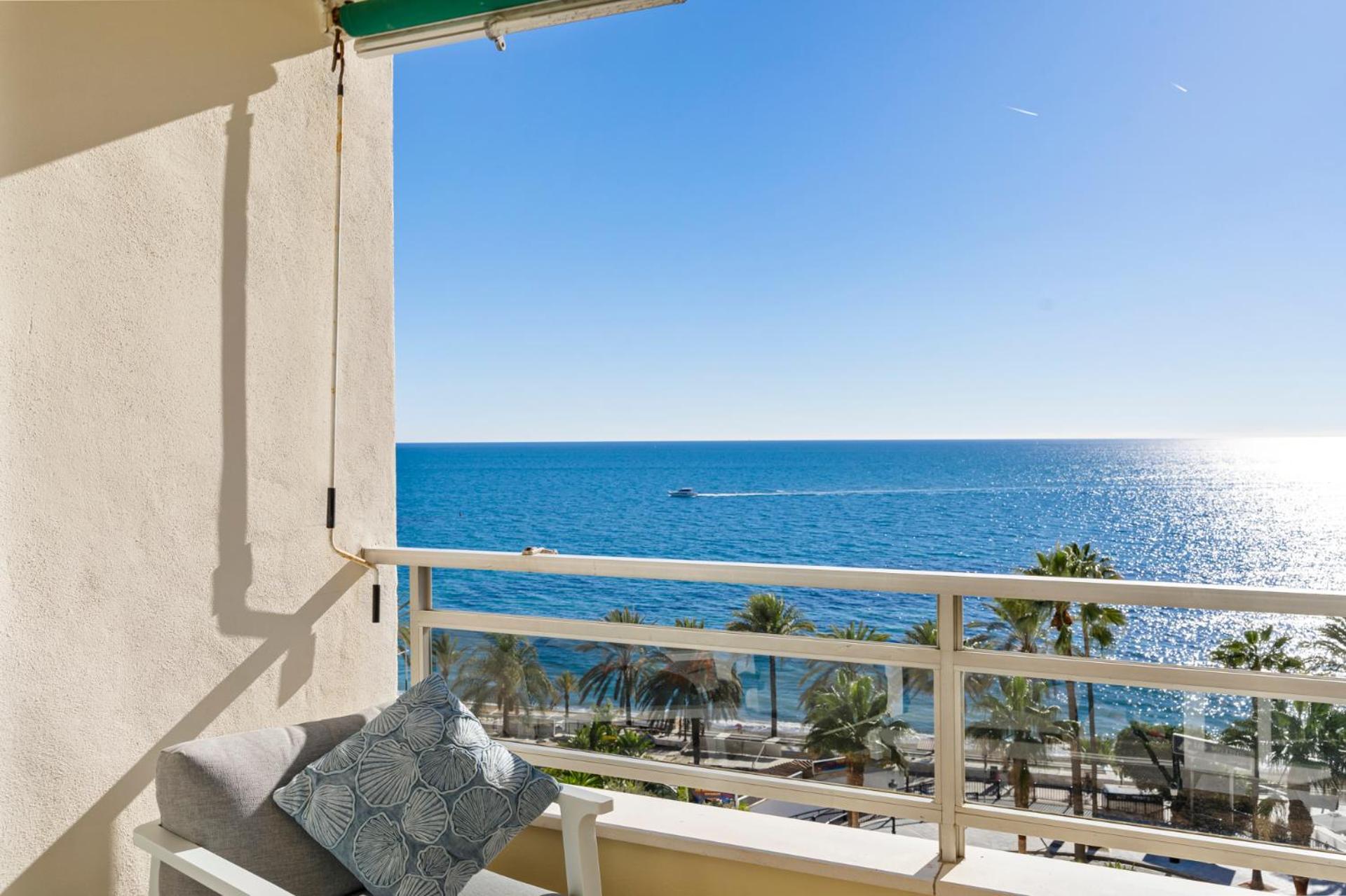 Beach Front Apartment With Pool Marbella Bagian luar foto