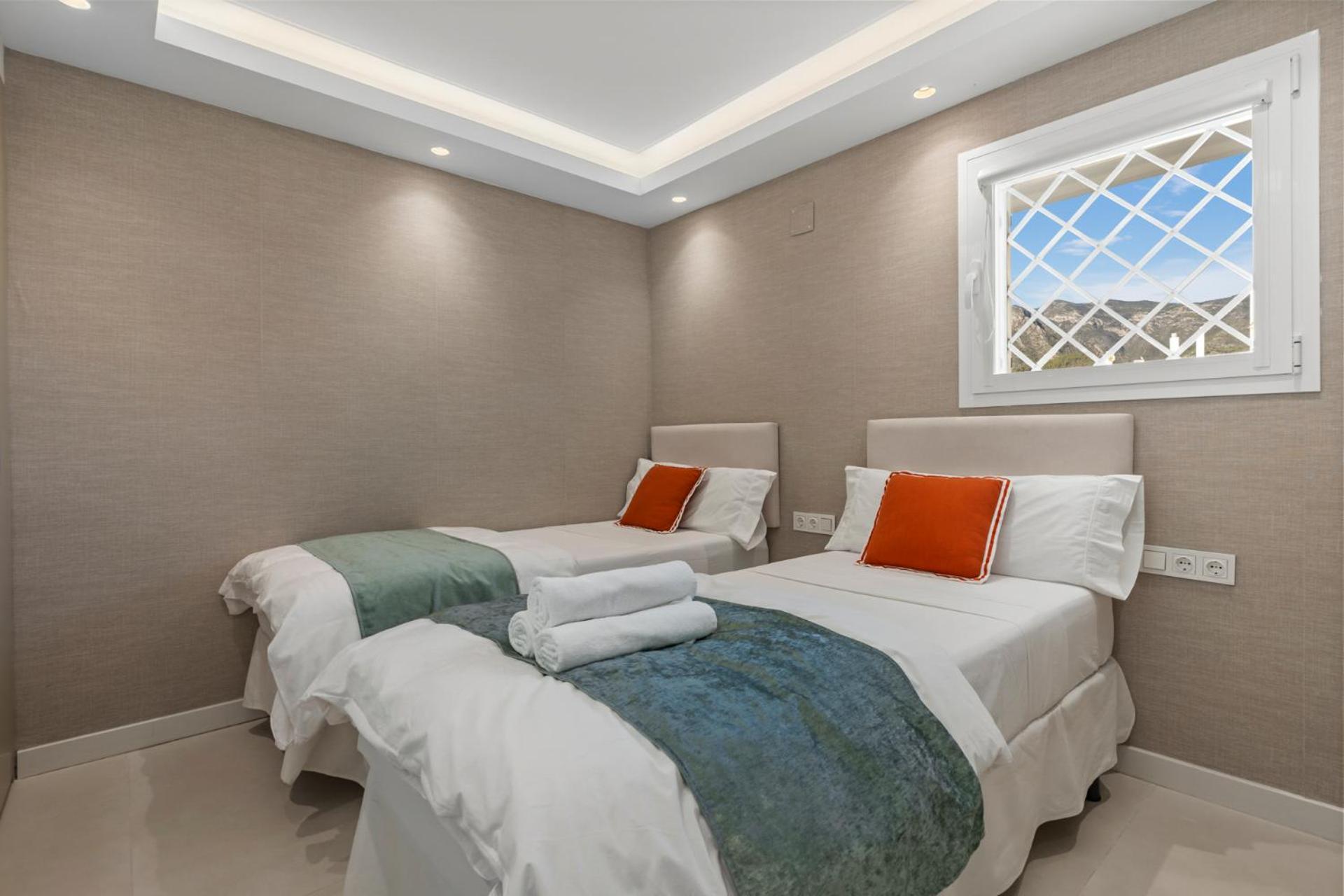 Beach Front Apartment With Pool Marbella Bagian luar foto