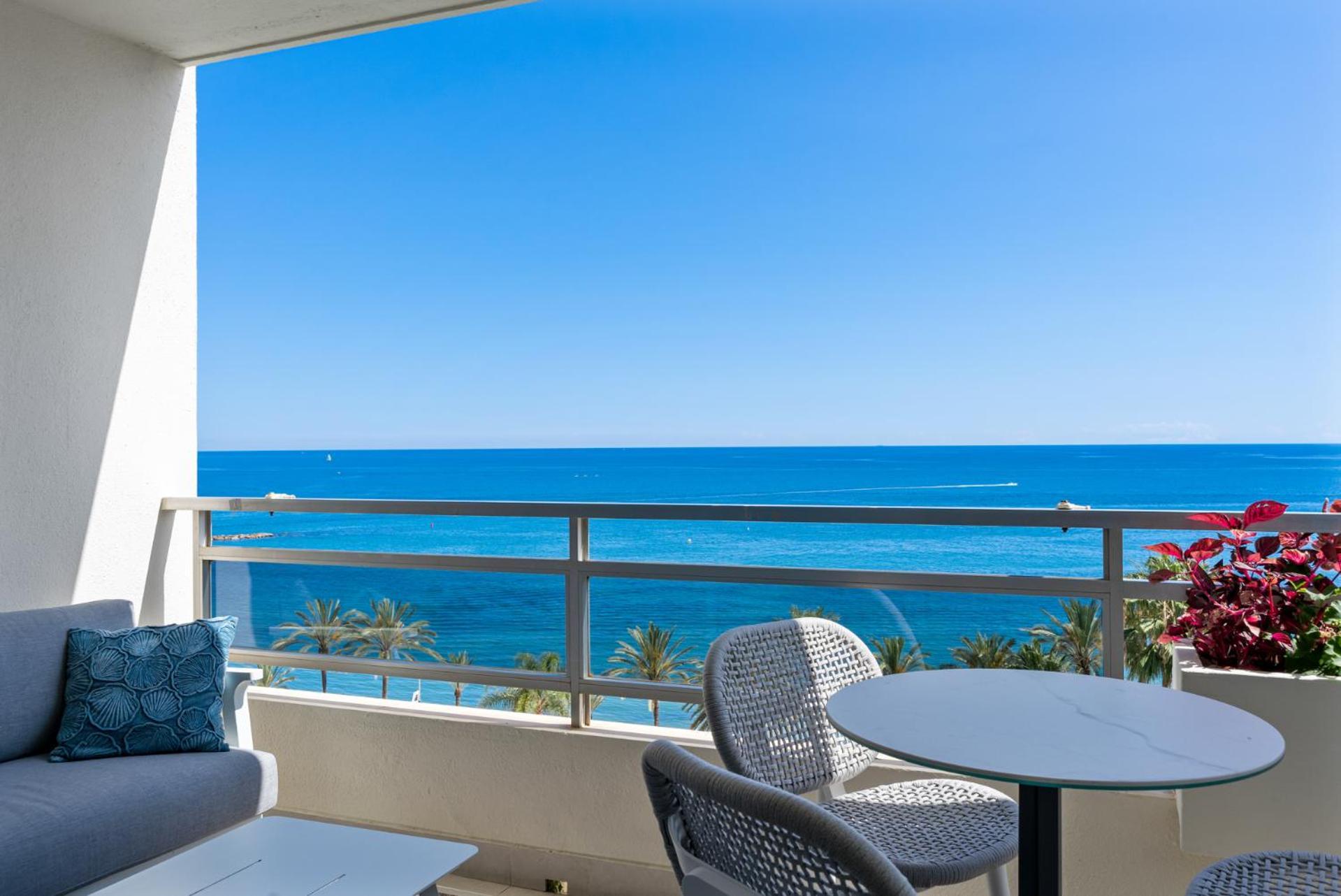 Beach Front Apartment With Pool Marbella Bagian luar foto